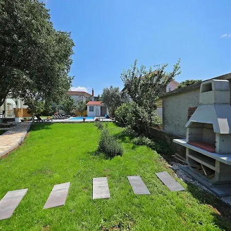 Сasa de vacaciones 877-4 For 9 People Bibinje