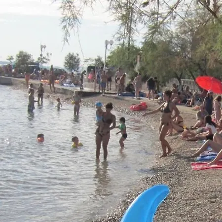 877-4 For 9 People * Bibinje